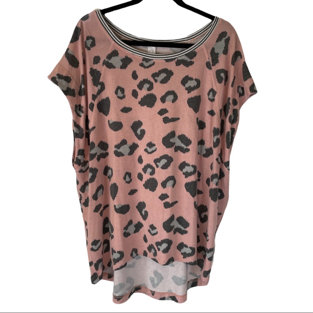 SOFT CY Animal Print Short Sleeve Oversized Shirt Size Large